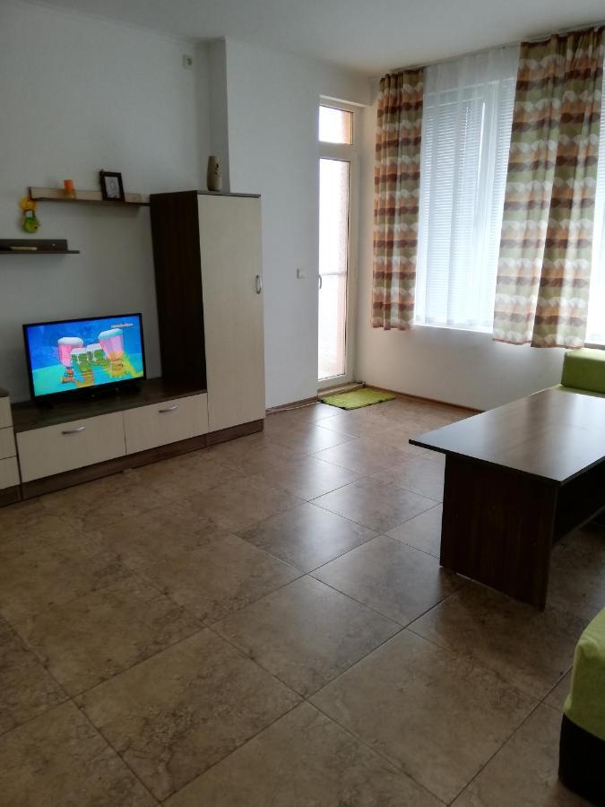 Apartamenti Zhelezovi Pomorie Luaran gambar