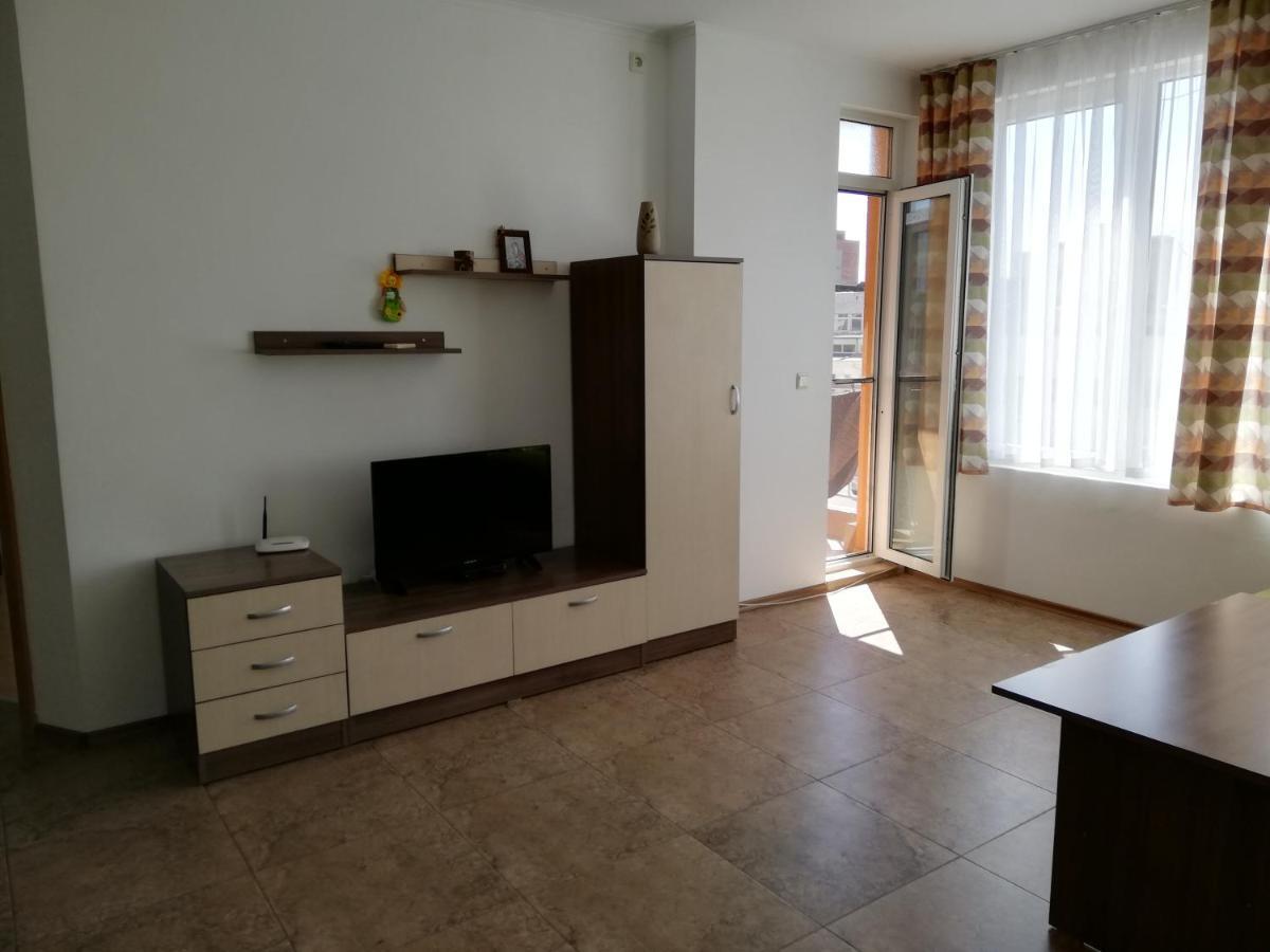 Apartamenti Zhelezovi Pomorie Luaran gambar