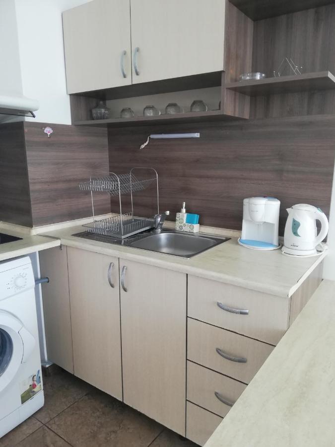 Apartamenti Zhelezovi Pomorie Luaran gambar