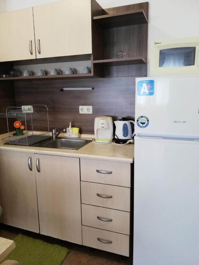 Apartamenti Zhelezovi Pomorie Luaran gambar