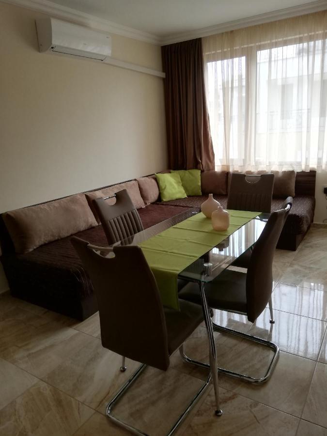 Apartamenti Zhelezovi Pomorie Luaran gambar