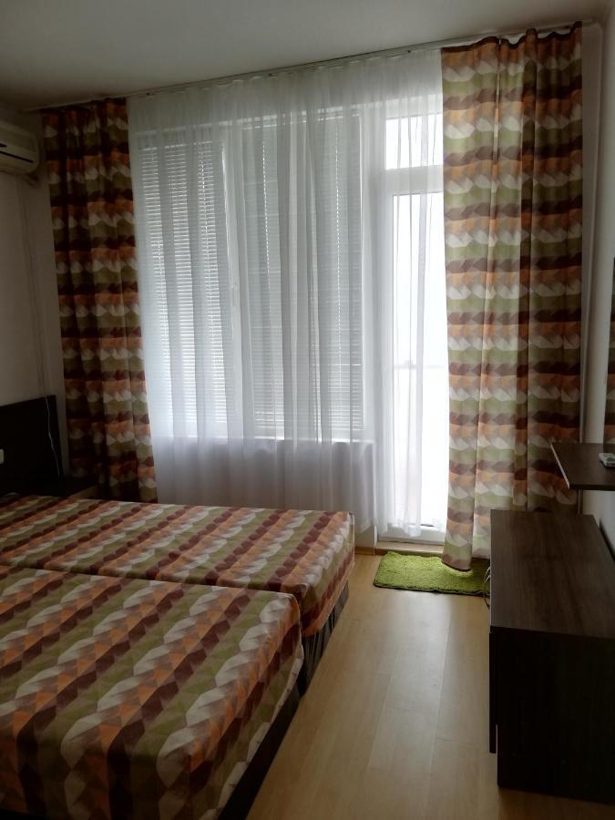 Apartamenti Zhelezovi Pomorie Luaran gambar