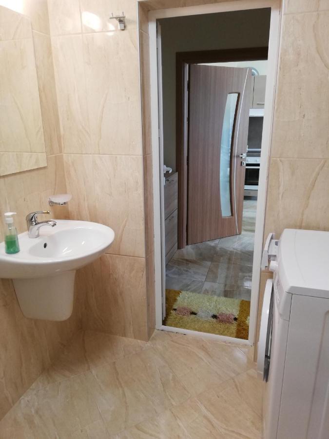 Apartamenti Zhelezovi Pomorie Luaran gambar